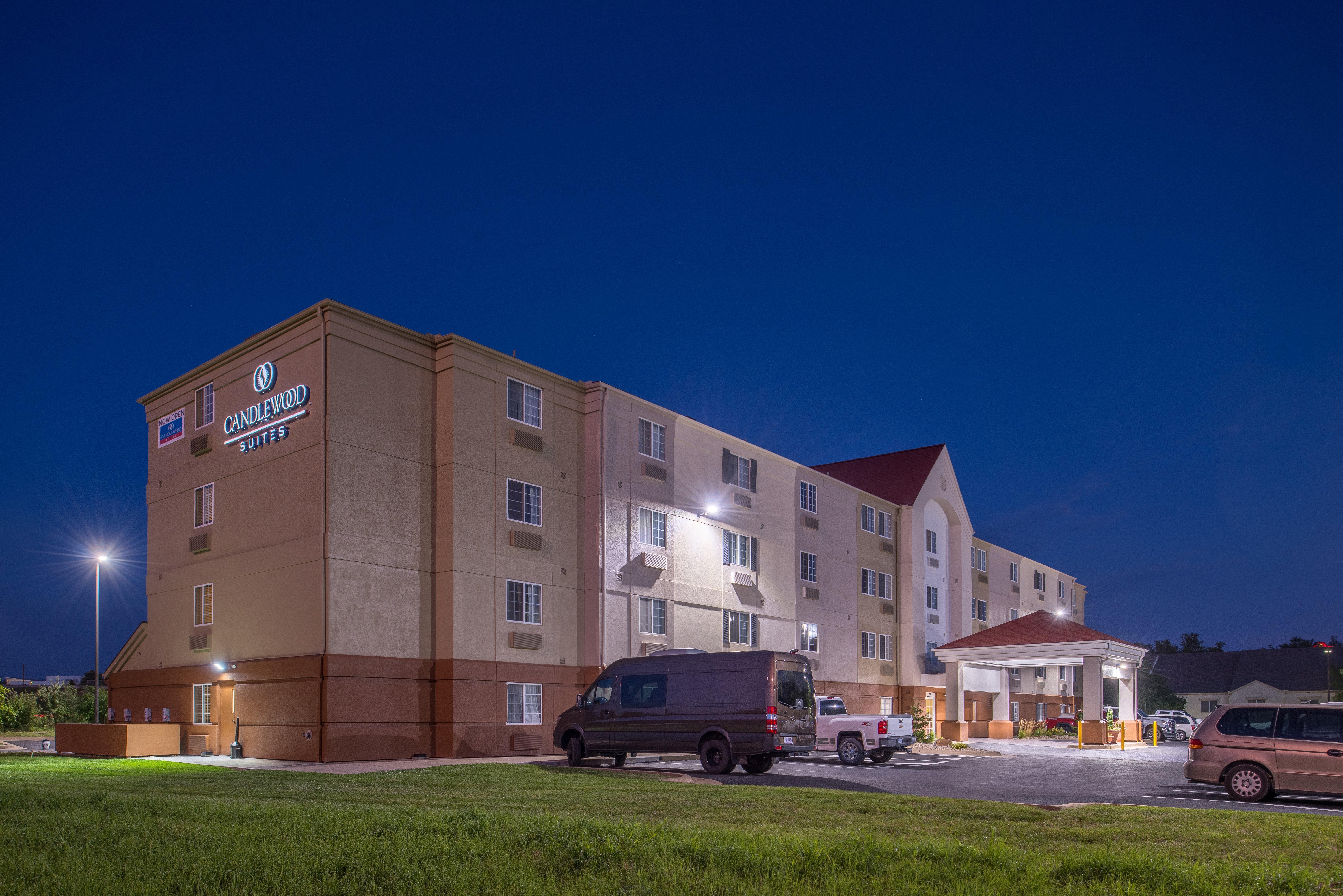Candlewood Suites - Topeka West By Ihg Ngoại thất bức ảnh