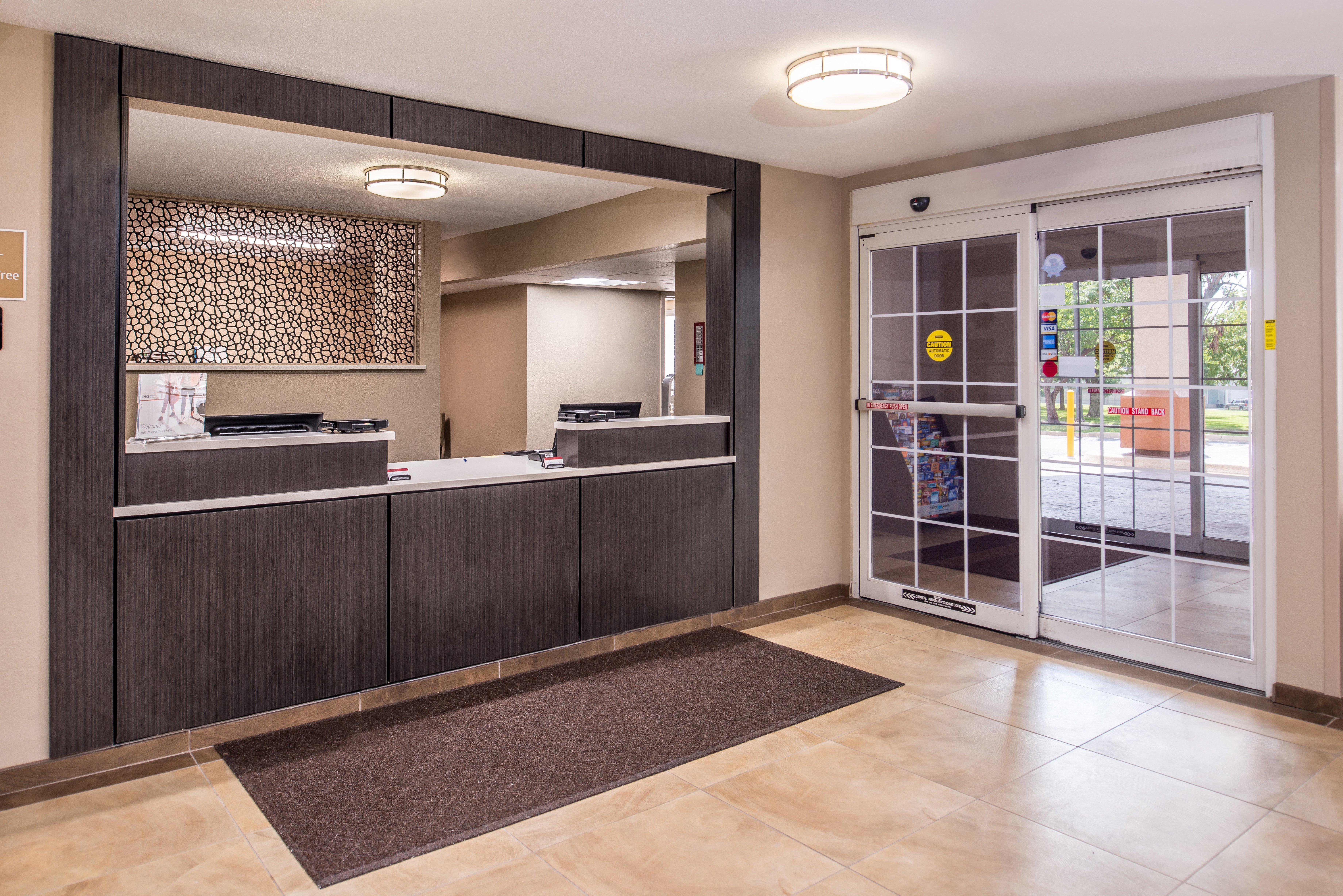 Candlewood Suites - Topeka West By Ihg Ngoại thất bức ảnh