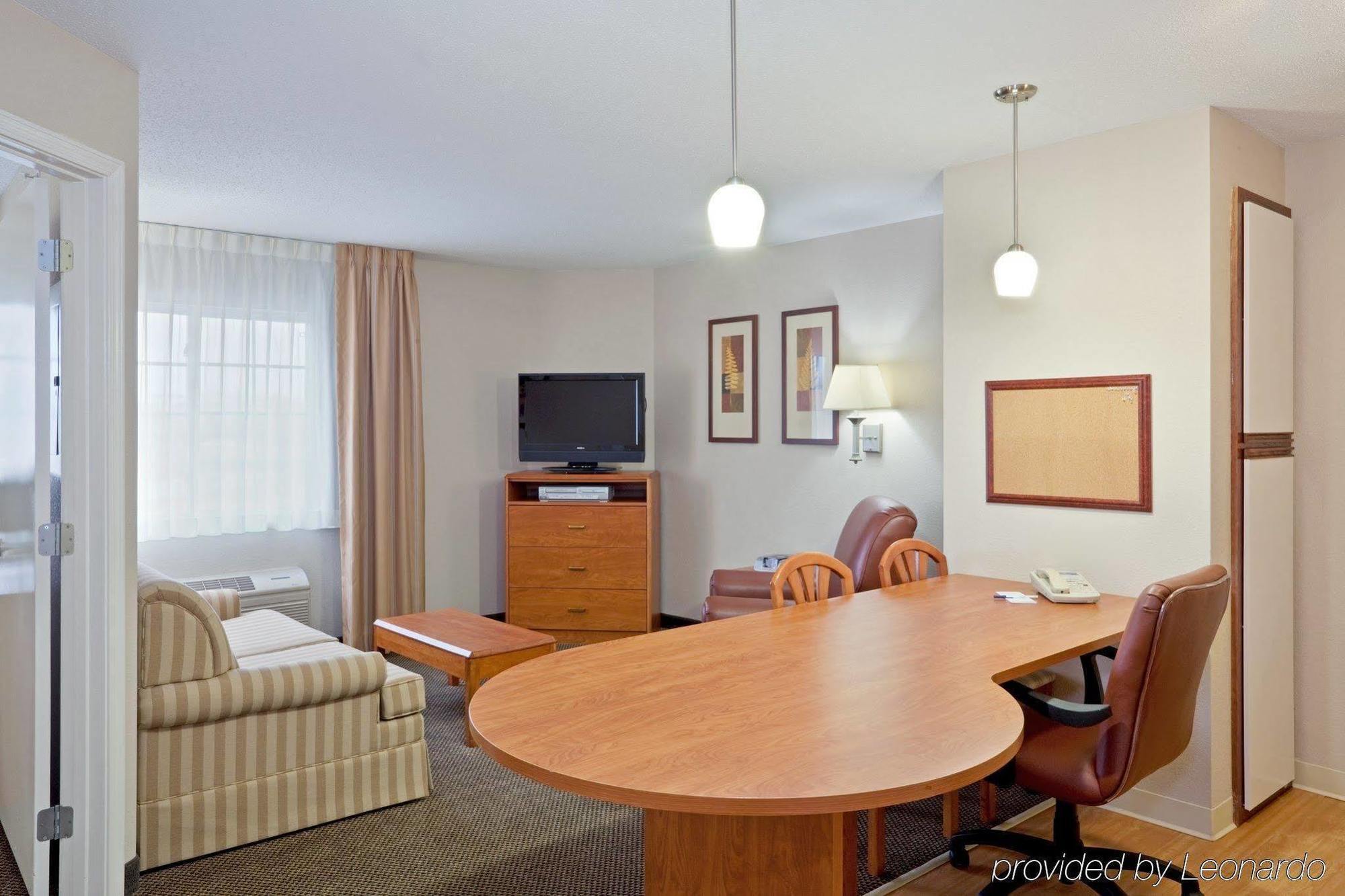 Candlewood Suites - Topeka West By Ihg Ngoại thất bức ảnh