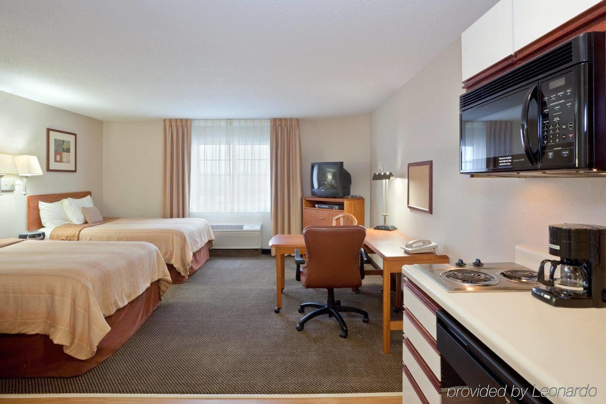 Candlewood Suites - Topeka West By Ihg Ngoại thất bức ảnh